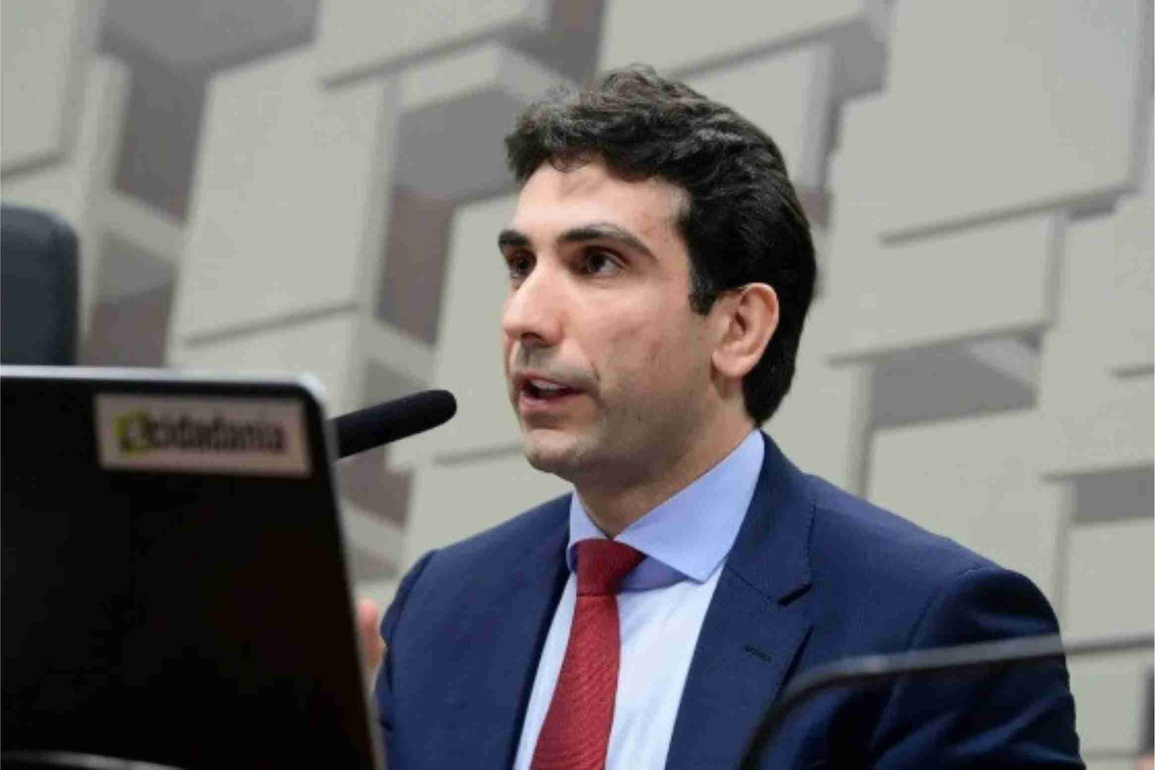 Presidente do BC 'minimiza' motivos das sanções dos EUA contra Moraes e deixa sistema brasileiro "refém" de disputa
