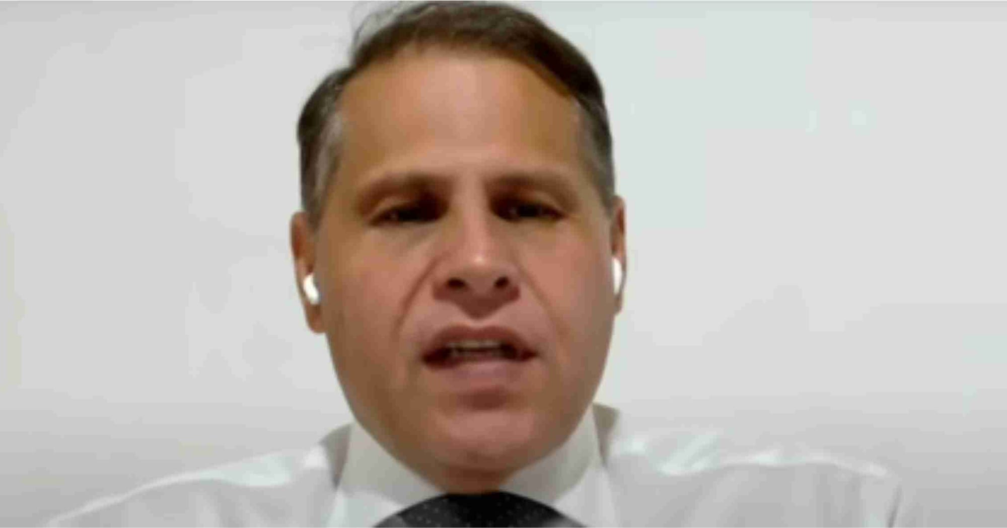 Ex-assessor denuncia Moraes por fraude em operação contra empresários