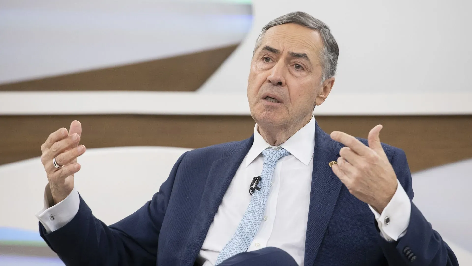 Barroso admite no Roda Viva: sanções dos EUA mudaram sua vida e atingiram sua família
