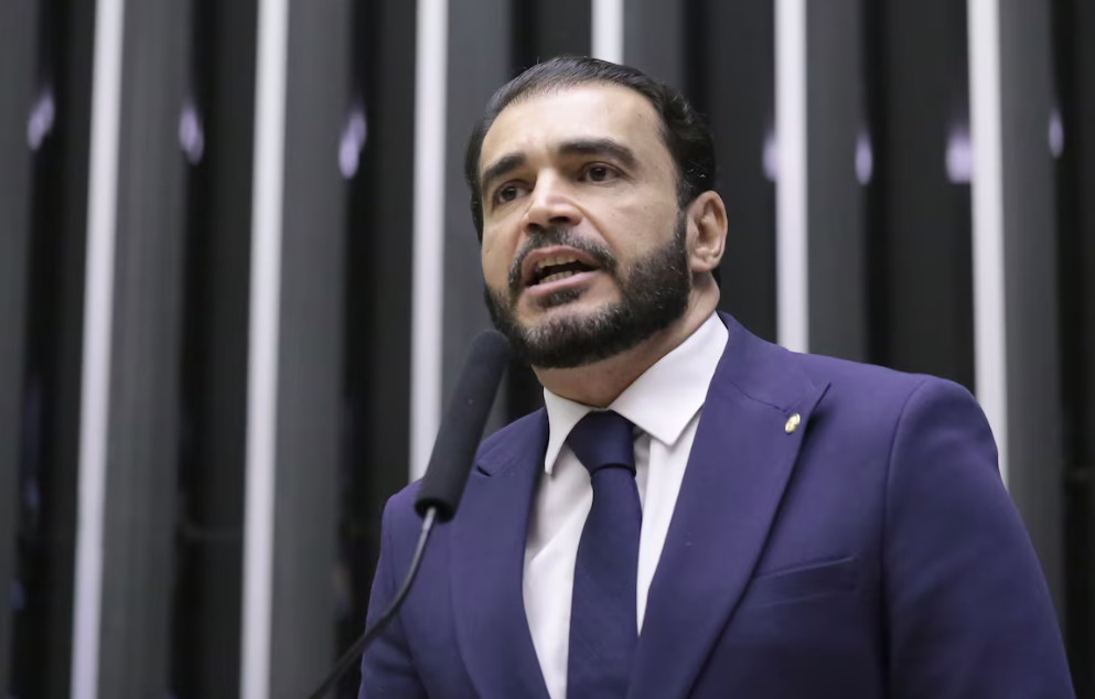 PT pede afastamento de relator no caso Eduardo Bolsonaro