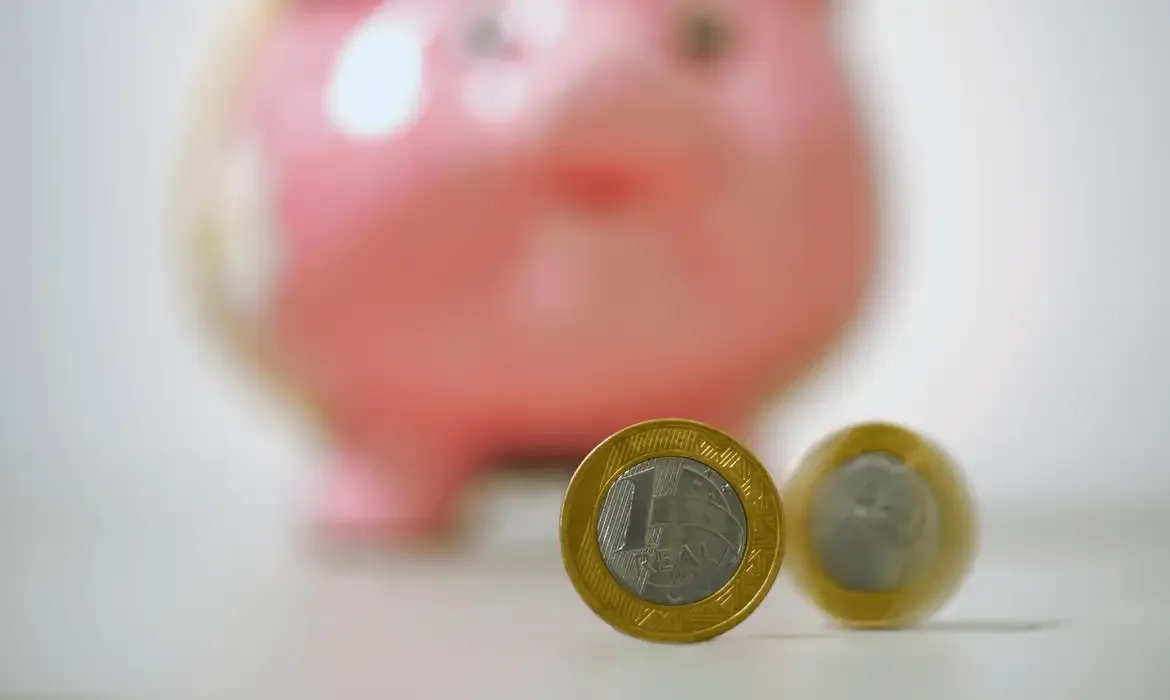 Poupança registra saída de R$ 7,6 bilhões em agosto