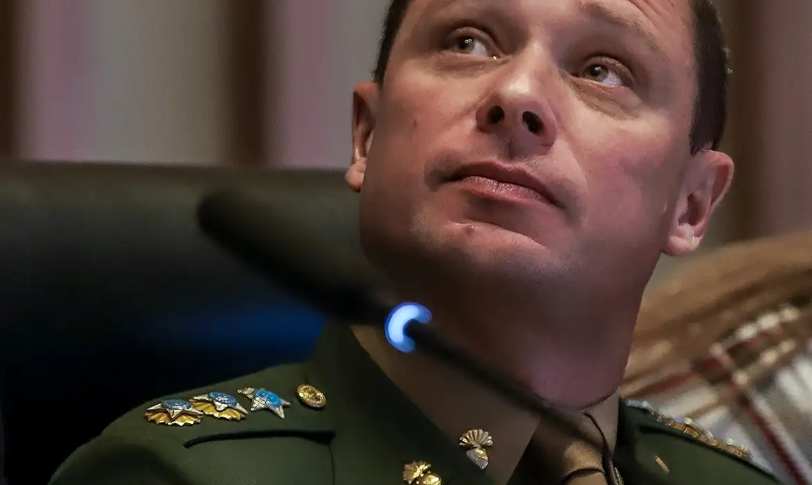 Fux valida delação de Mauro Cid, mas rejeita parte da denúncia