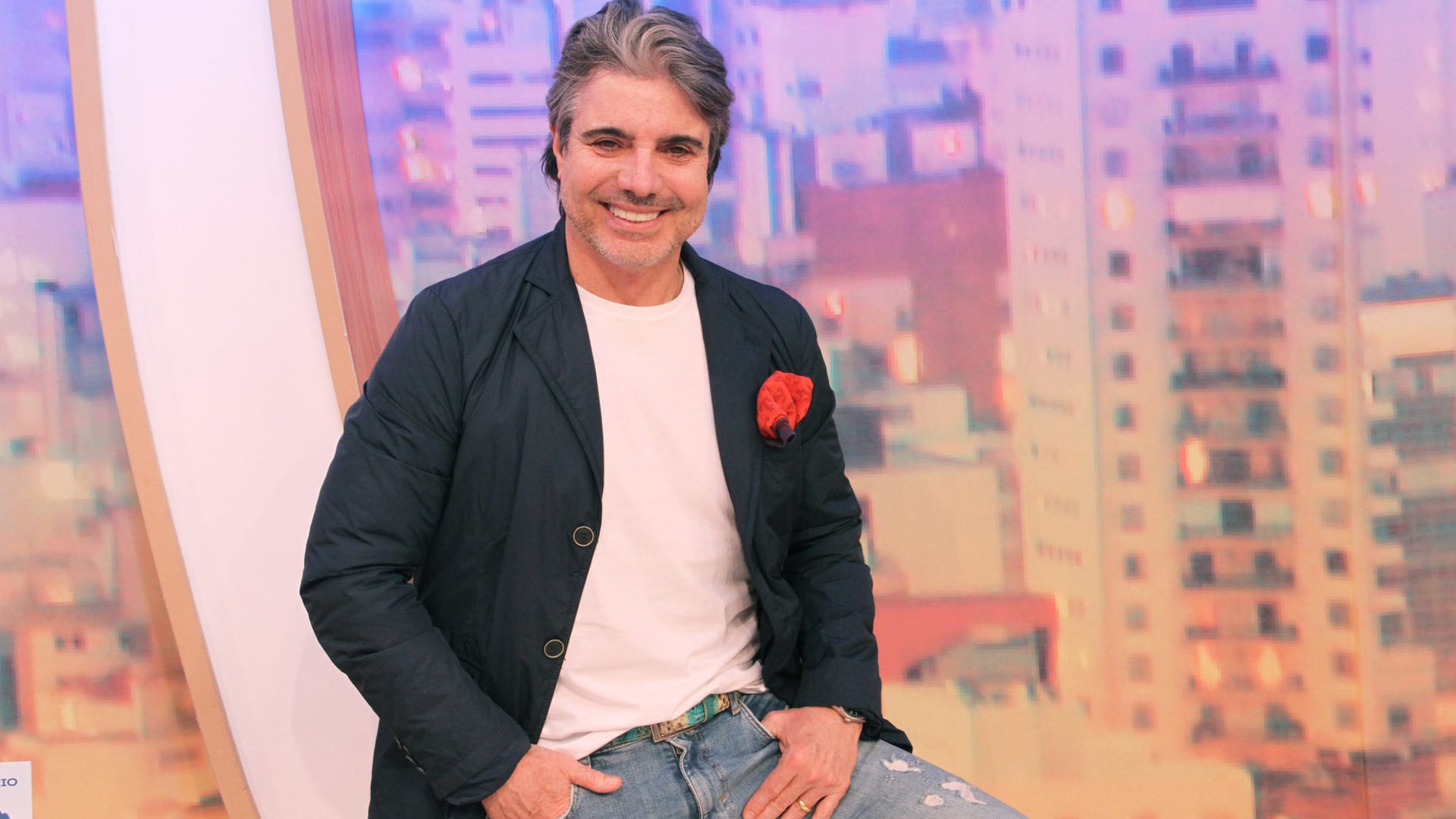 Governo recorre a João Kléber em campanha criticada como ridícula