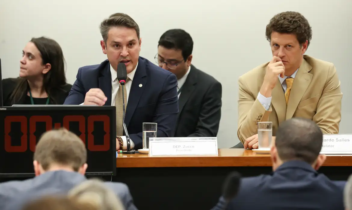 Zucco afirma ter maioria para pautar anistia na Câmara
