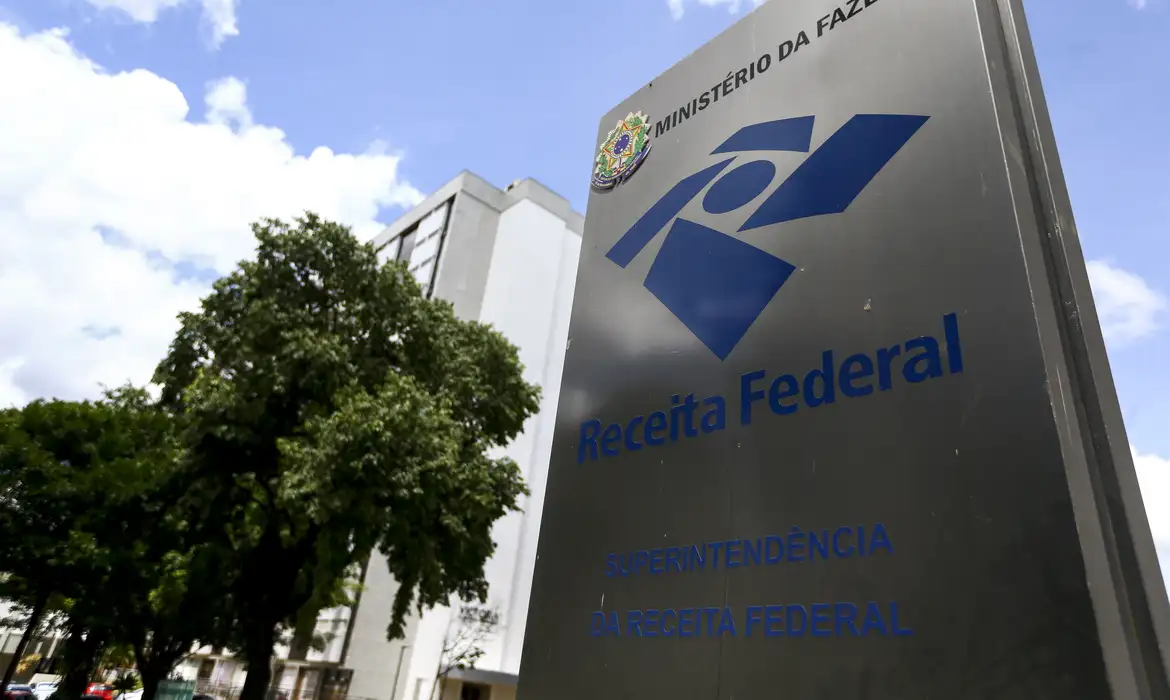 Receita Federal cria sistema 150 vezes maior que Pix para novos tributos