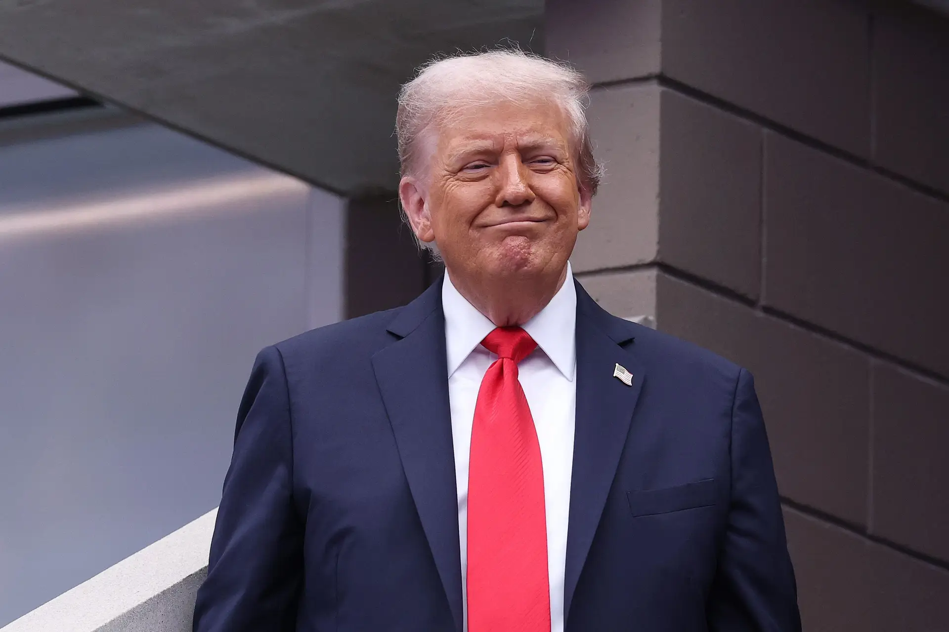 Trump processa New York Times por US$ 25 bilhões por difamação