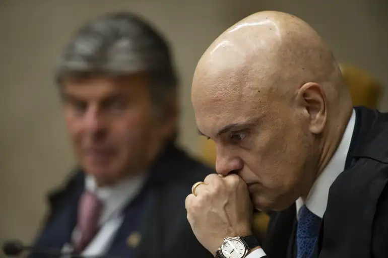 Fux alfineta Moraes: 'Juiz deve manter distanciamento, não ser investigador'