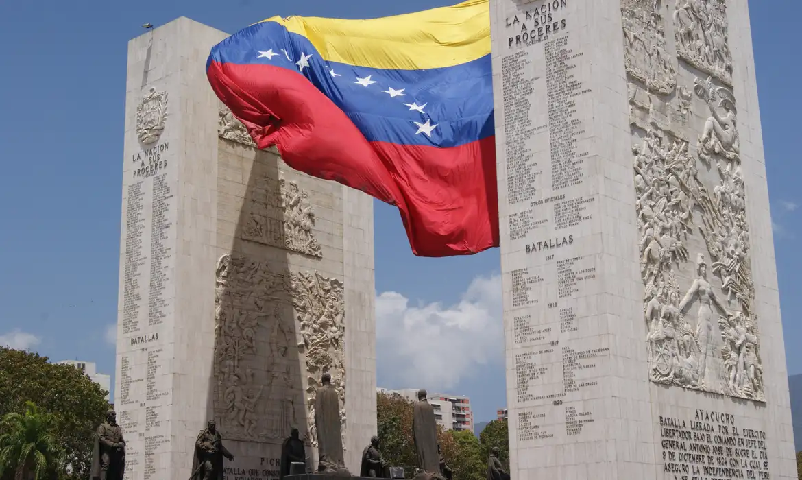 ONG venezuelana denuncia repressão e militarização sob Maduro