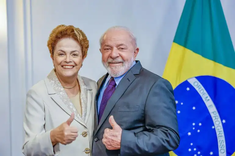 Fitch descarta retorno do grau de investimento e expõe rombo fiscal do Brasil