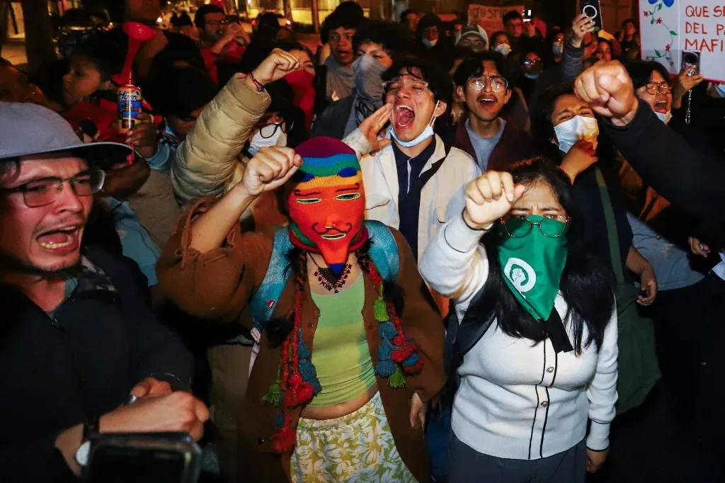 Protestos se intensificam no Peru e novo presidente pede poderes especiais