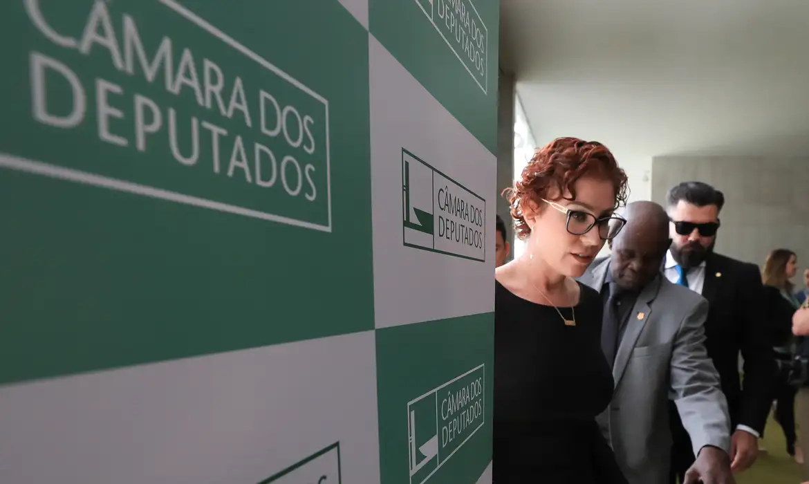 Ministério Público da Itália aprova extradição de Carla Zambelli