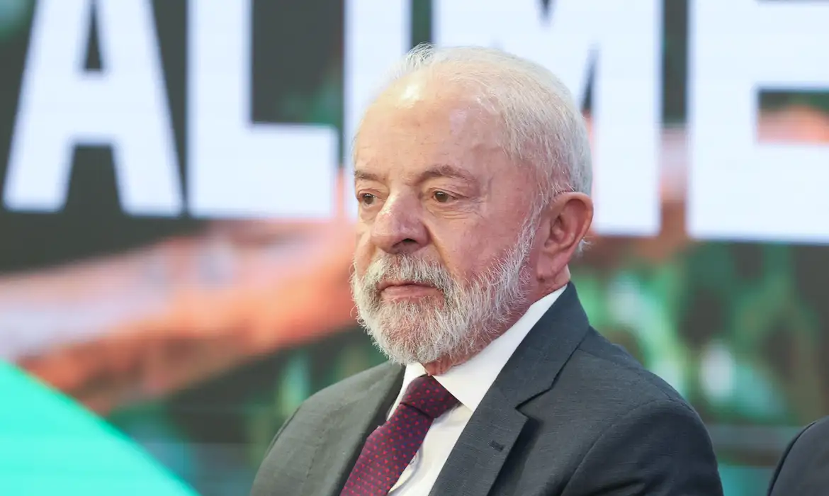 Lula critica dependência dos EUA, mas discurso evidencia postura agressiva e retórica populista
