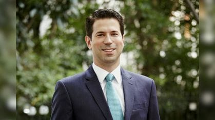 Professor da USP é preso nos EUA após disparar chumbinho perto de sinagoga durante Yom Kippur
