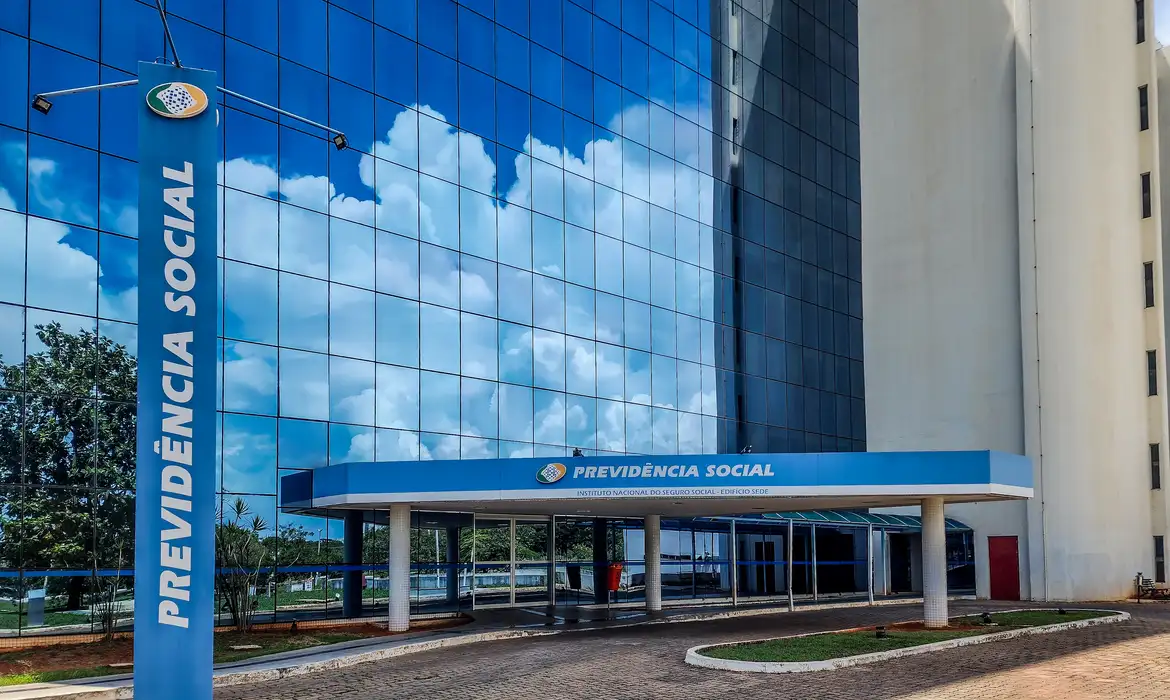 Fraudes no INSS afetam 5,7 milhões de brasileiros, revela CPMI