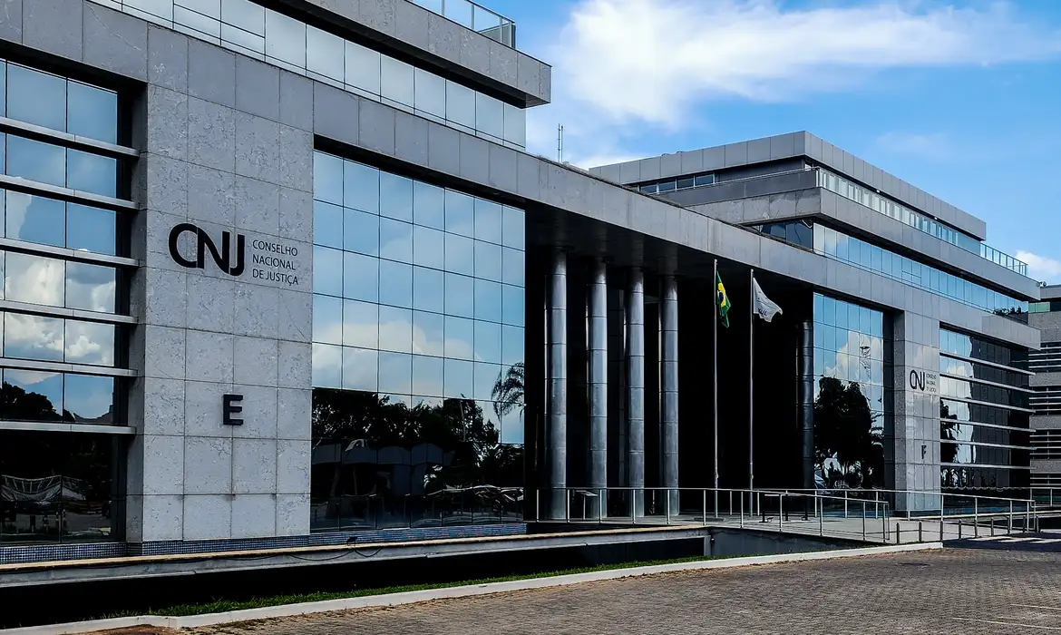 Judiciário revisa punições a juízes após denúncias de venda de sentenças