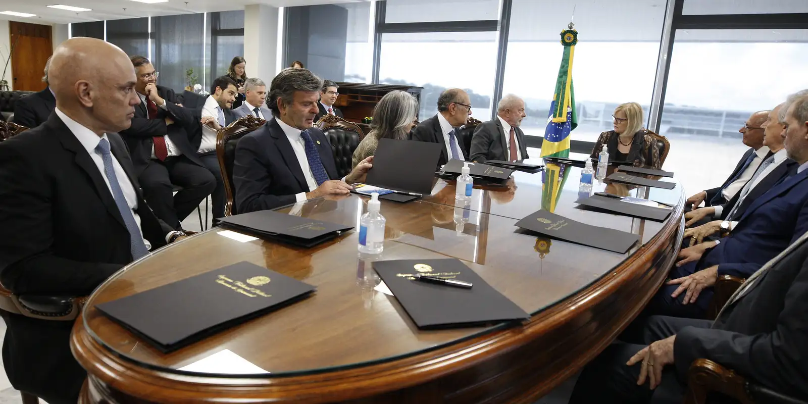 STF aconselha Lula a evitar “nome fraco” na Corte durante jantar no Alvorada