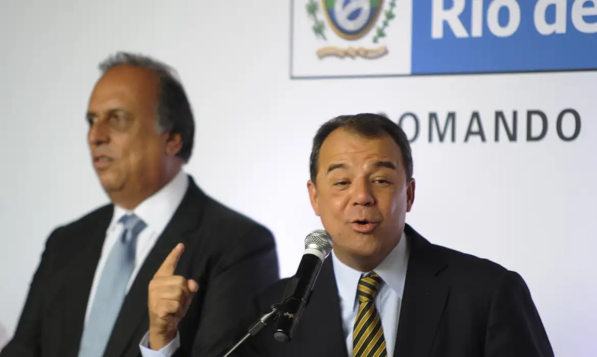 Cabral e Pezão são condenados a devolver R$ 4 bilhões por corrupção