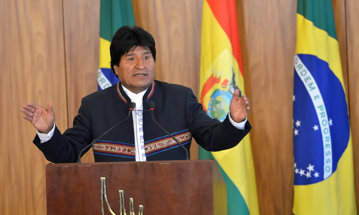 Evo Morales é formalmente acusado de tráfico de pessoas e relação com menor