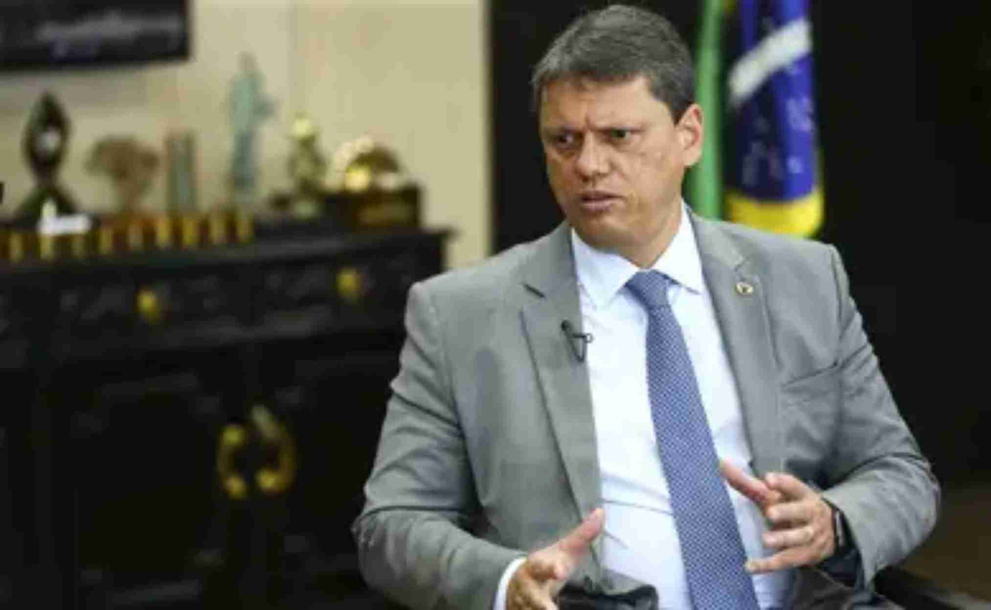 Tarcísio aponta crime organizado como maior risco ao Brasil e lidera apoio a Castro