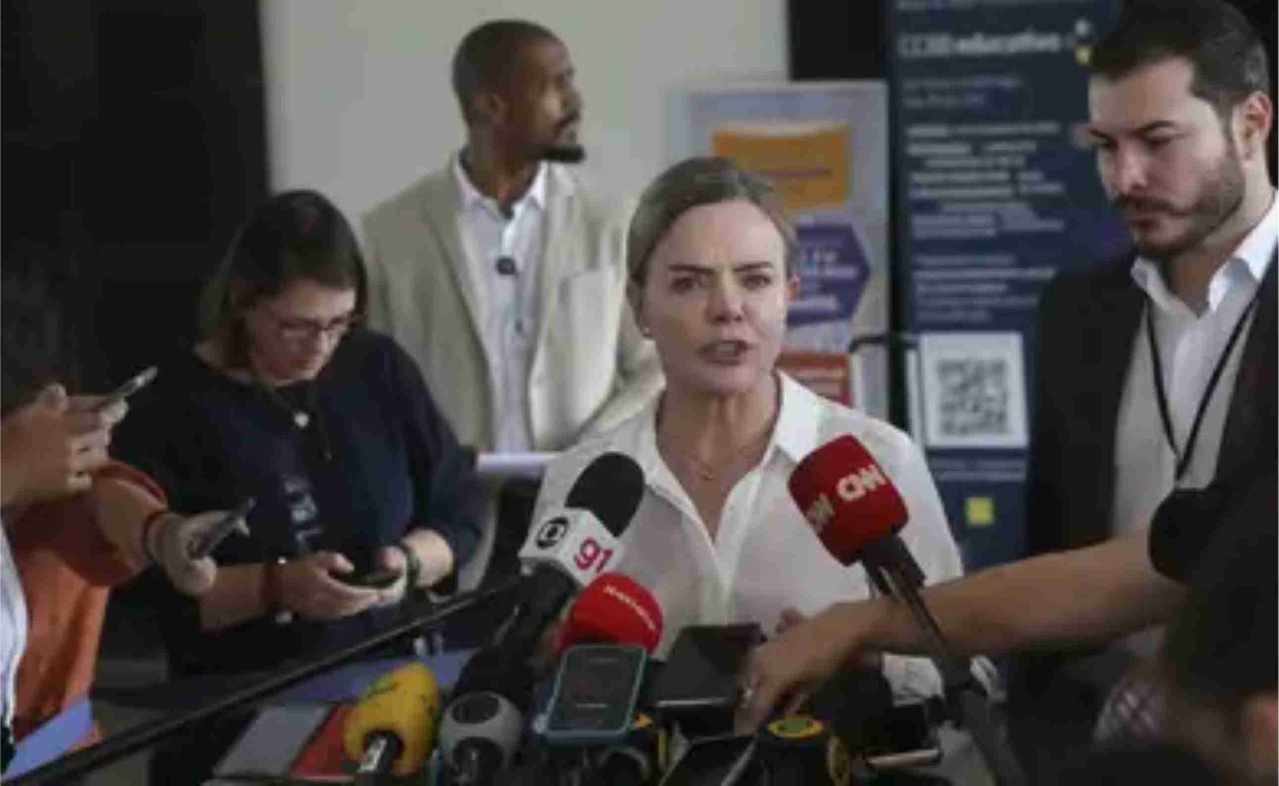 Gleisi ataca Tarcísio após derrubada de MP e governador rebate com críticas à mentira