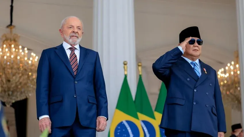 Lula defende comércio com moedas locais e cita “democracia comercial”