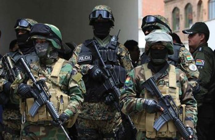 Bolívia reforça fronteiras após operação policial no Rio