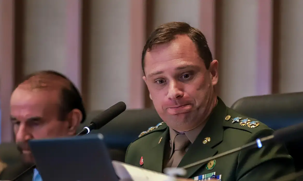 Mauro Cid não recorrerá da condenação no STF