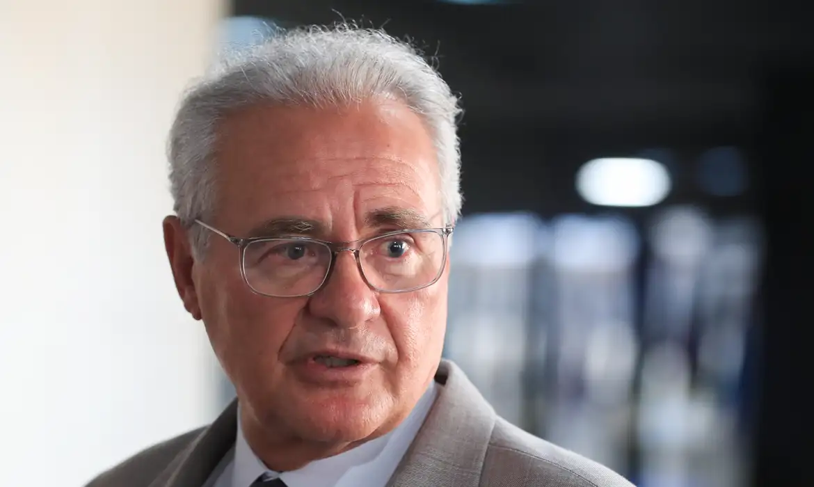 Renan Calheiros será relator de projeto de isenção do IR no Senado