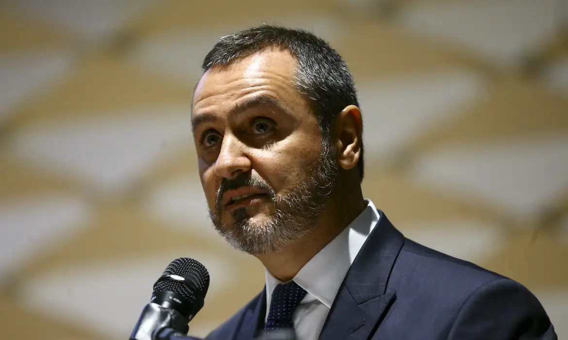 Diretor da PF ataca brasileiros no exterior e arrisca sanções americanas