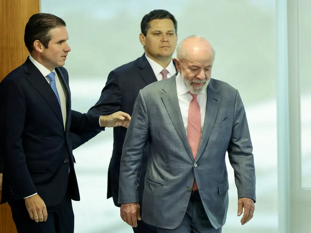 Lula cobra Motta e pede cassação de Eduardo Bolsonaro