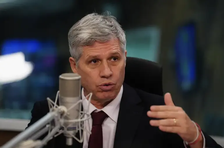 Ministro de Lula defende cannabis e critica combate às drogas