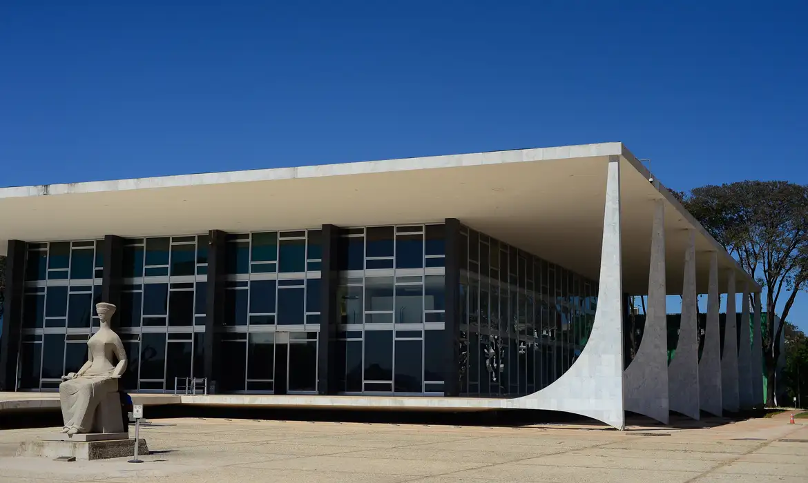 STF mira Eduardo Bolsonaro e pode barrar candidatura em 2026