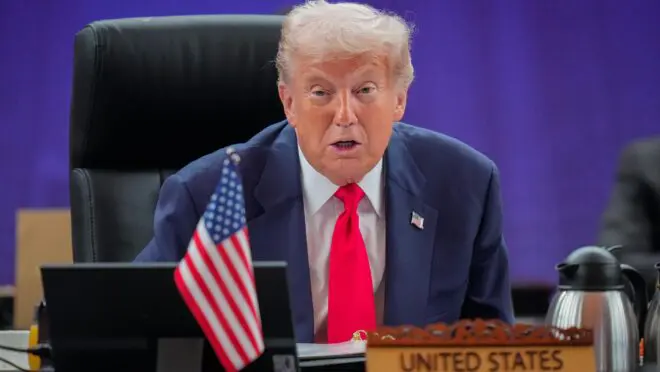 Trump reduz tarifas sobre fentanil chinês para 10% após acordo com Xi Jinping