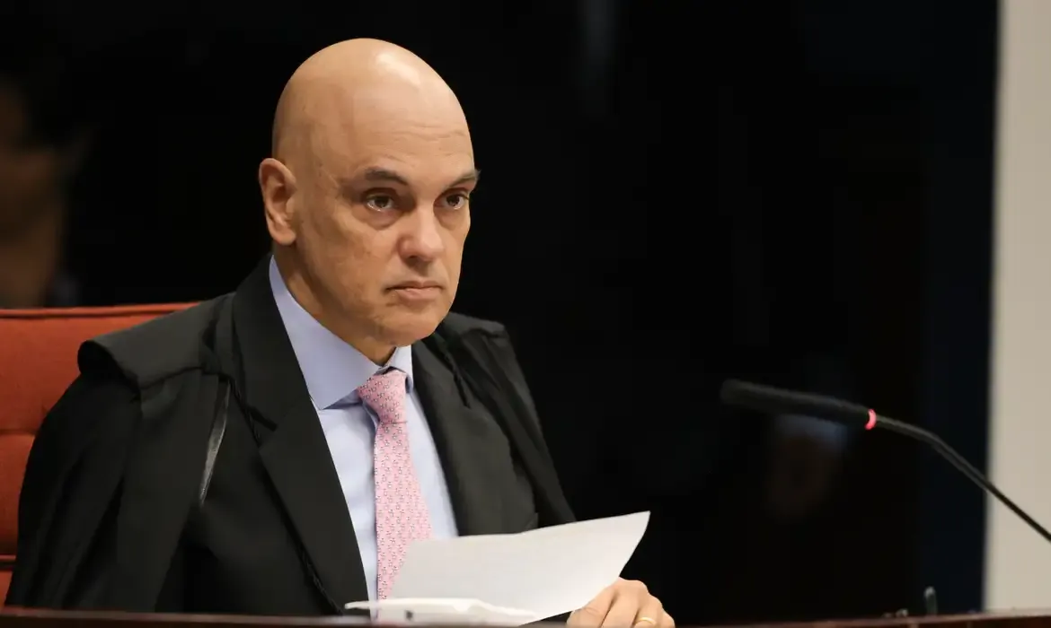 Moraes determina regularização de CPF de Daniel Silveira