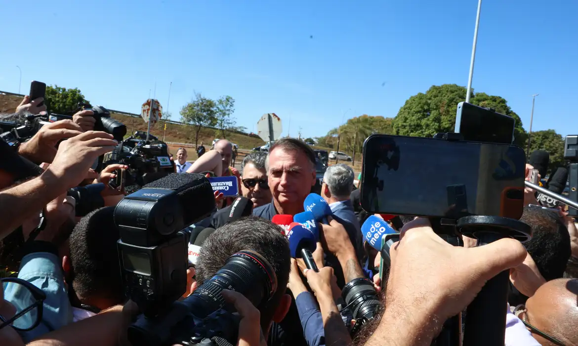 Defesa de Bolsonaro planeja embargos infringentes apesar de fim de recursos no STF