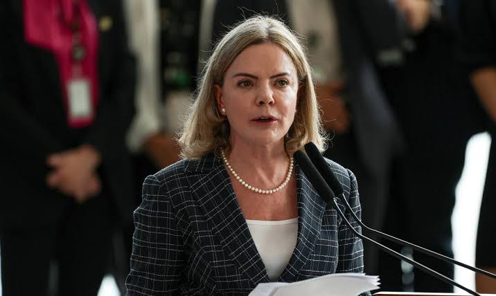 Gleisi tenta blindar Judiciário e critica articulação por anistia