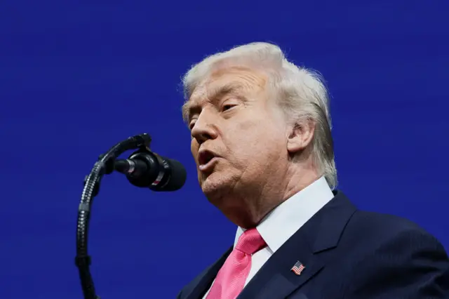 Trump intensifica pressão sobre Maduro com possível ação secreta