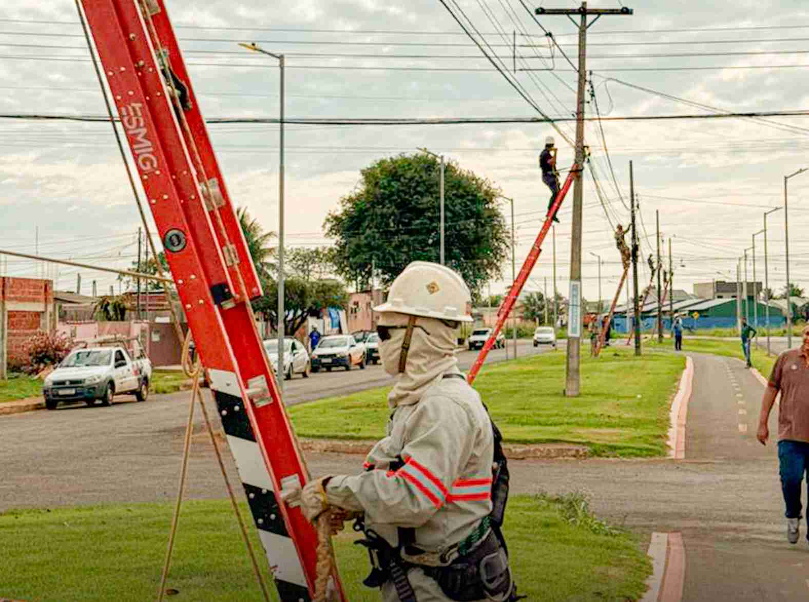 Campo Novo do Parecis realiza Dia “D” de ordenamento de cabos e fios