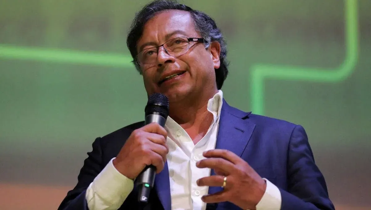 Petro compartilha post irônico sobre prefeito muçulmano de Nova York