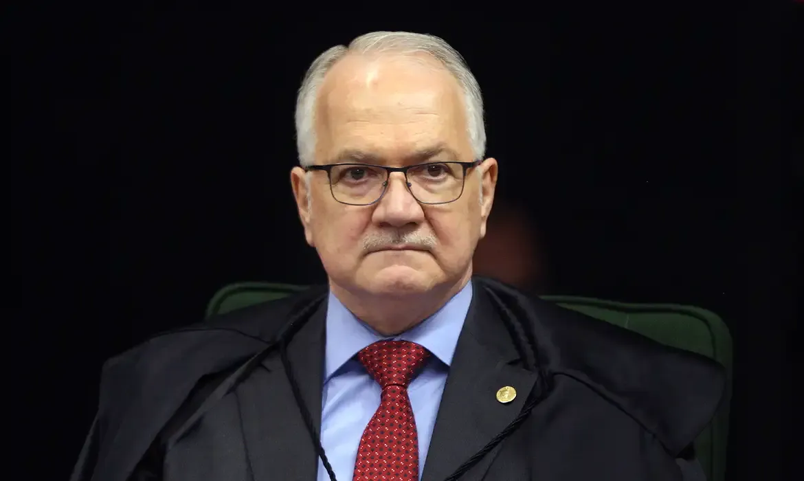 Fachin nega análise de suspeição de Moraes em processo Tagliaferro