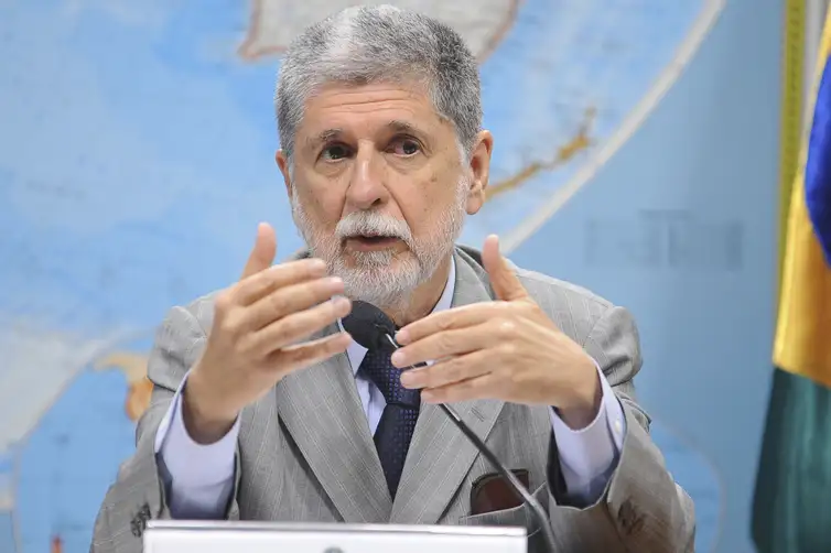 Celso Amorim comenta atuação do Brasil em tensão entre EUA e Venezuela