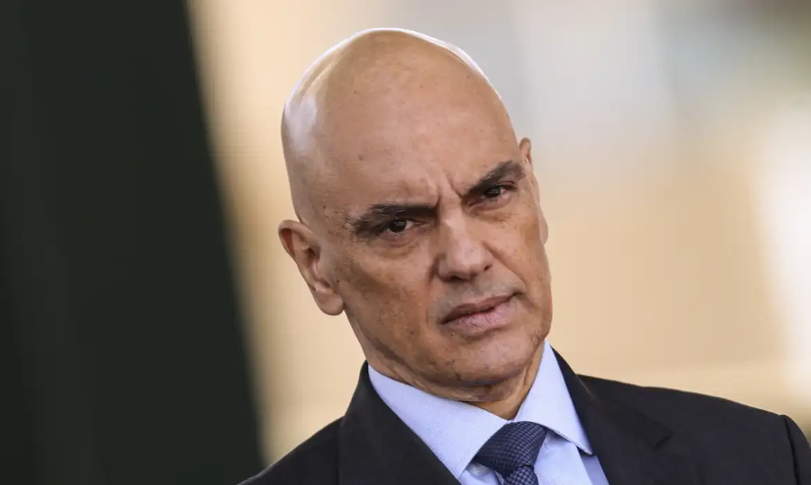 Moraes reforça narrativa para manter Bolsonaro preso