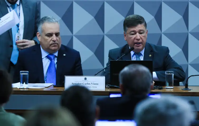 Senador dá voz de prisão a presidente de confederação suspeita