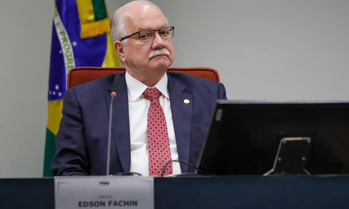 Fachin nega pedido de suspeição de Moraes no caso Tagliaferro