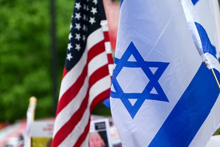 CNN aprofunda vínculos com Qatar e amplia suspeitas sobre sua independência