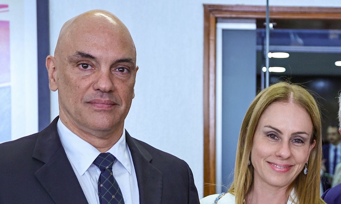 Ações da esposa de Moraes nas cortes superiores disparam 463% após posse do marido