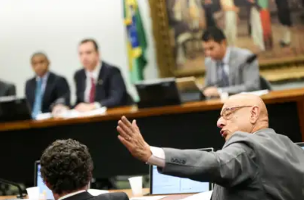 Amin recua e anistia na dosimetria fica incerta