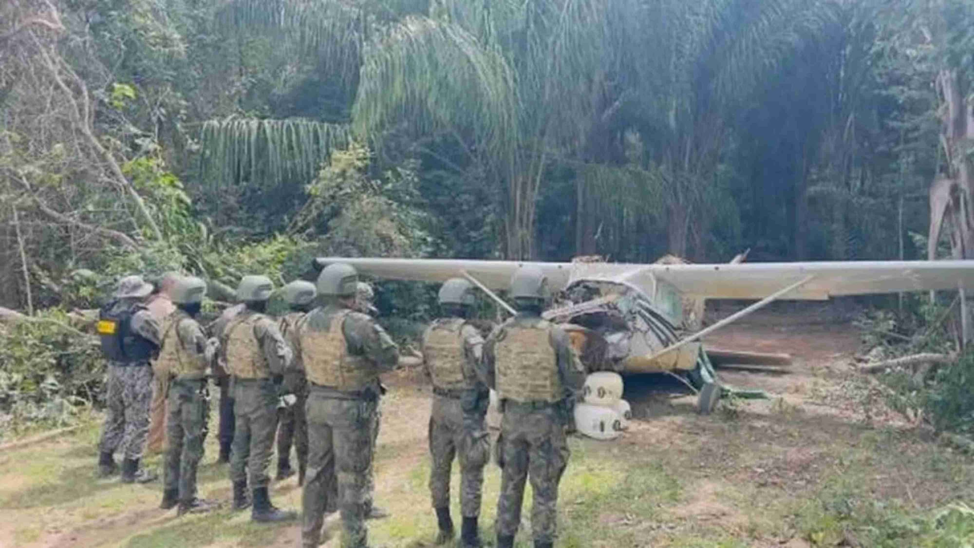 Avião venezuelano invade espaço aéreo brasileiro e piloto foge após pouso forçado