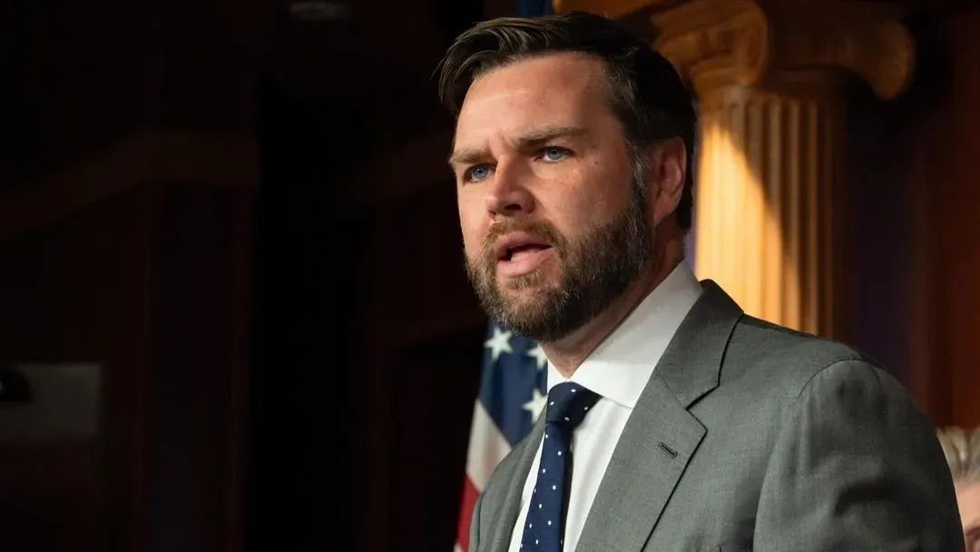 Vance nega antissemitismo na direita e critica generalizações ideológicas