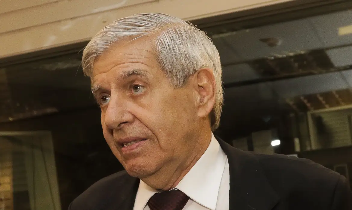 General Heleno inicia prisão domiciliar aos 78 anos com Alzheimer